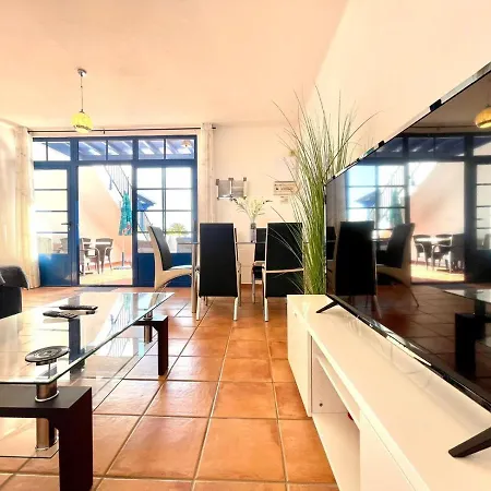 Adosado Con Wifi, Terraza, Piscina Y Bonita Vista En