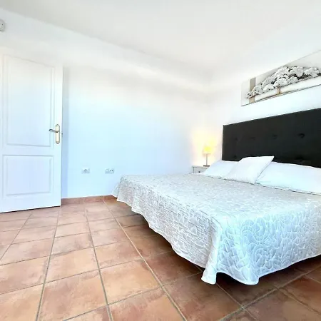Adosado Con Wifi, Terraza, Piscina Y Bonita Vista En Apartamento *