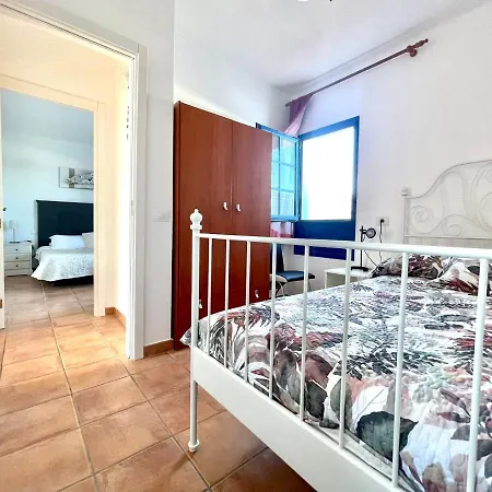 Appartamento Adosado Con Wfi, Terraza, Piscina Y Bonita Vista En