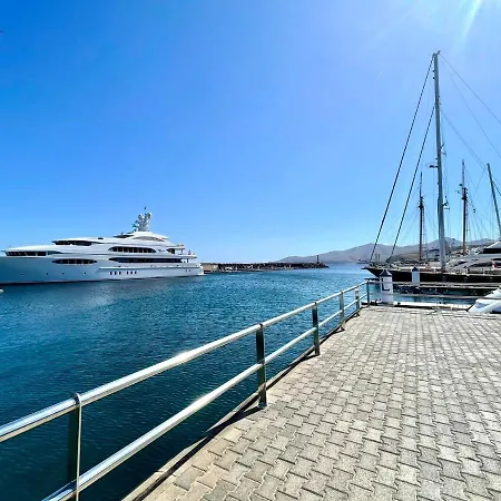 Adosado Con Wifi, Terraza, Piscina Y Bonita Vista En *